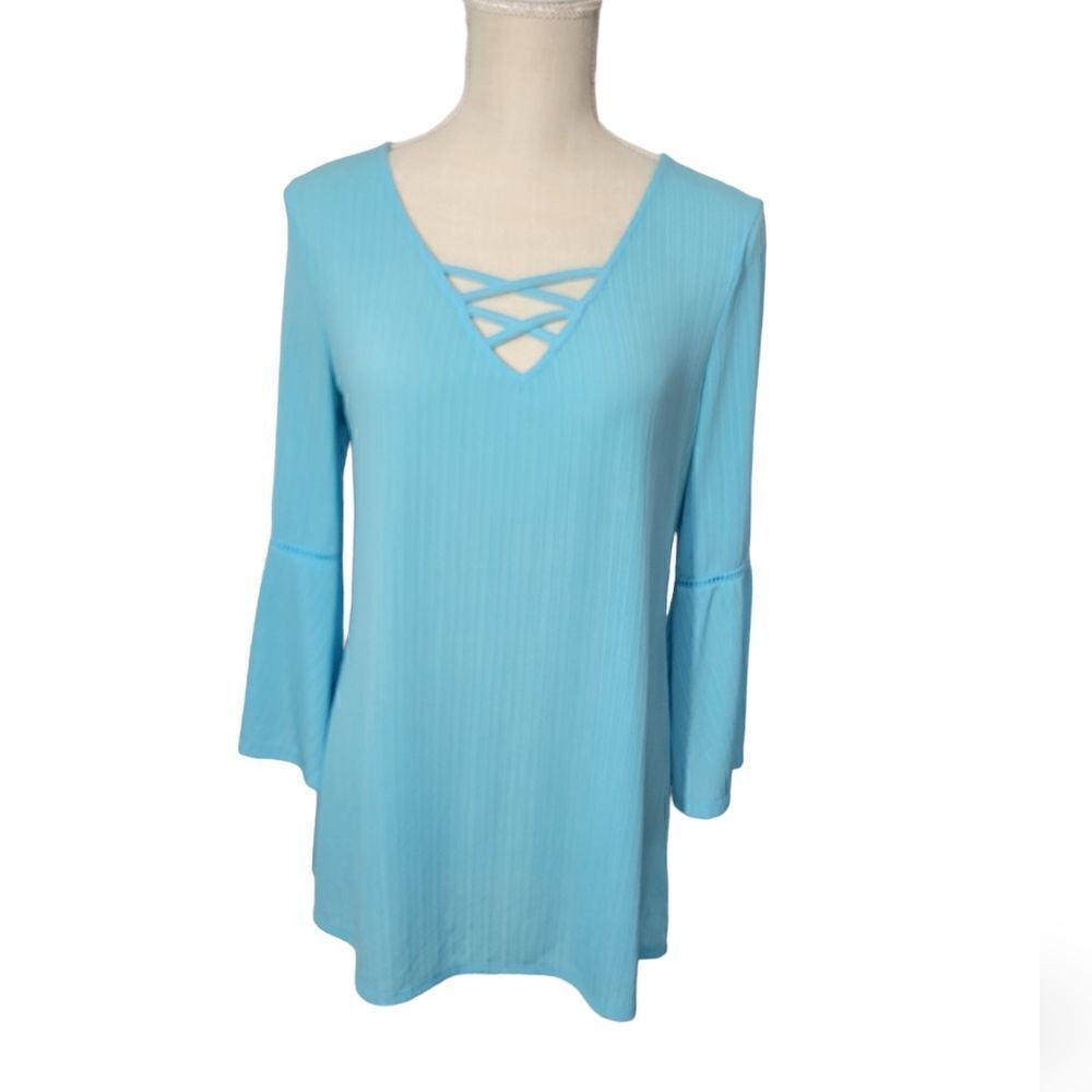 Dana Buchman bell sleeve blouse
